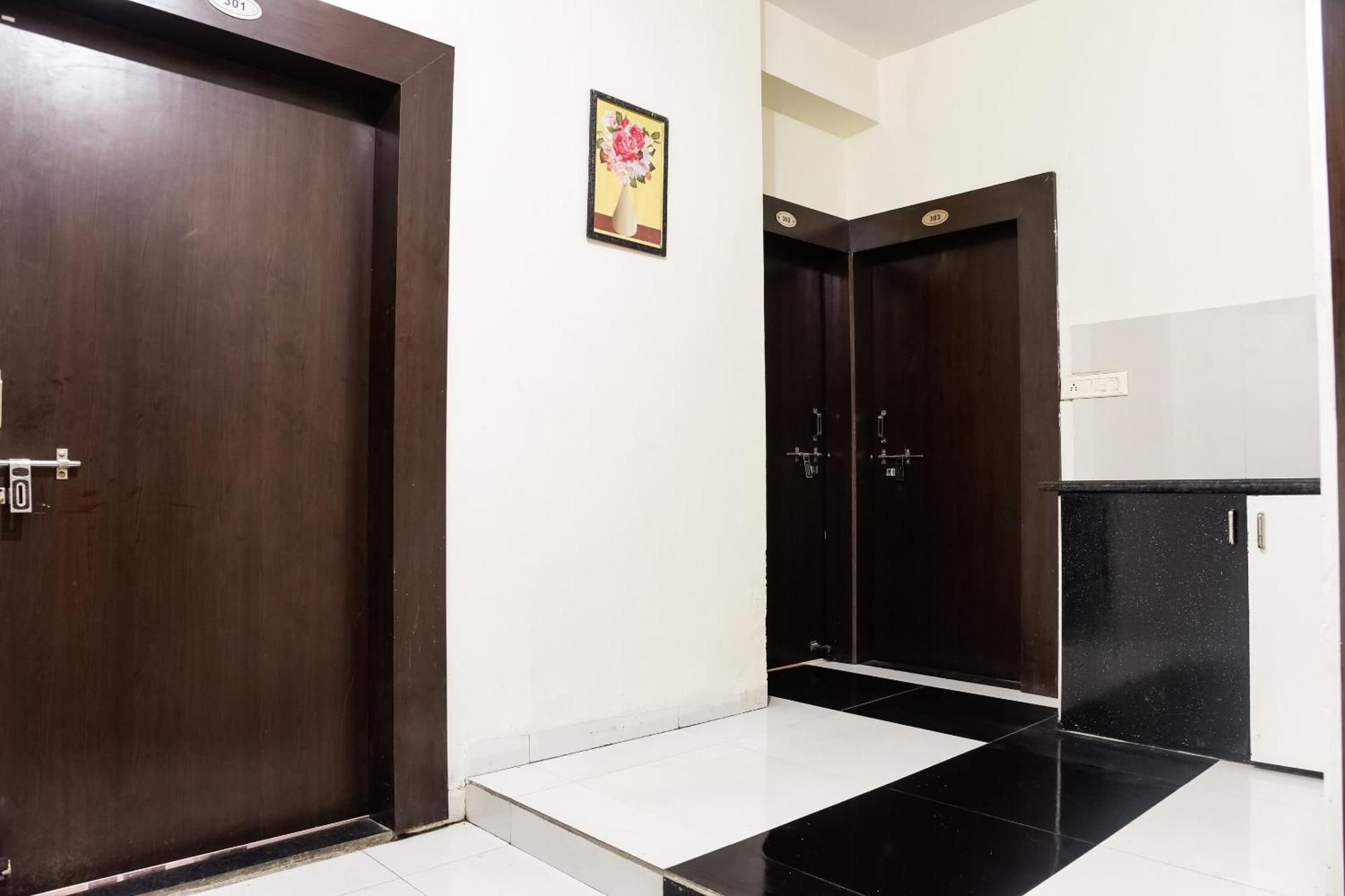 Hotel O Radhika Palace Bhopal Ngoại thất bức ảnh